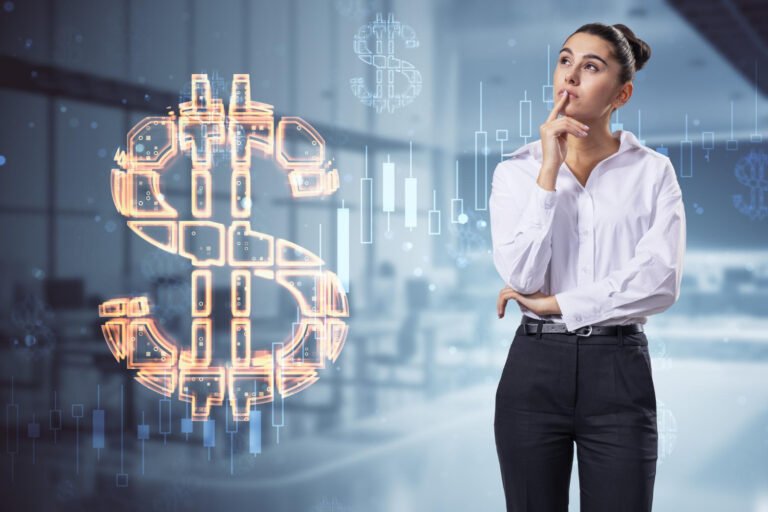 Pessoa analisando contrato de crédito e refletindo sobre o impacto dos juros no valor final.